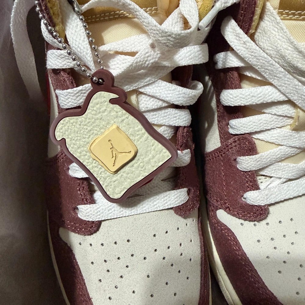 Jordan 1 - Picture 4 of 6